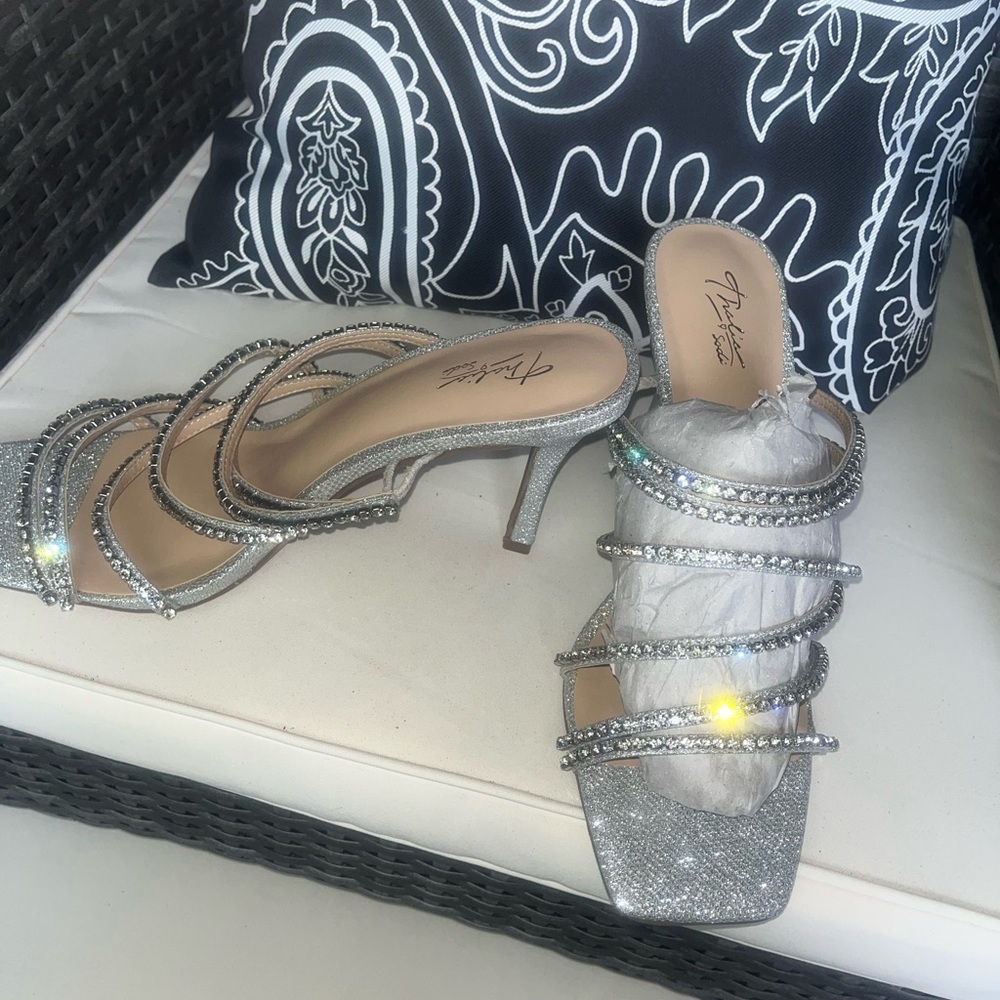 Thalia Sodi Silver Glamorous Heels